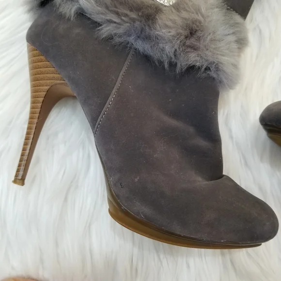 SELINA Gray Heeled Ankle Boots SIZE 9, Zip closure on the side. - Picture 3 of 16